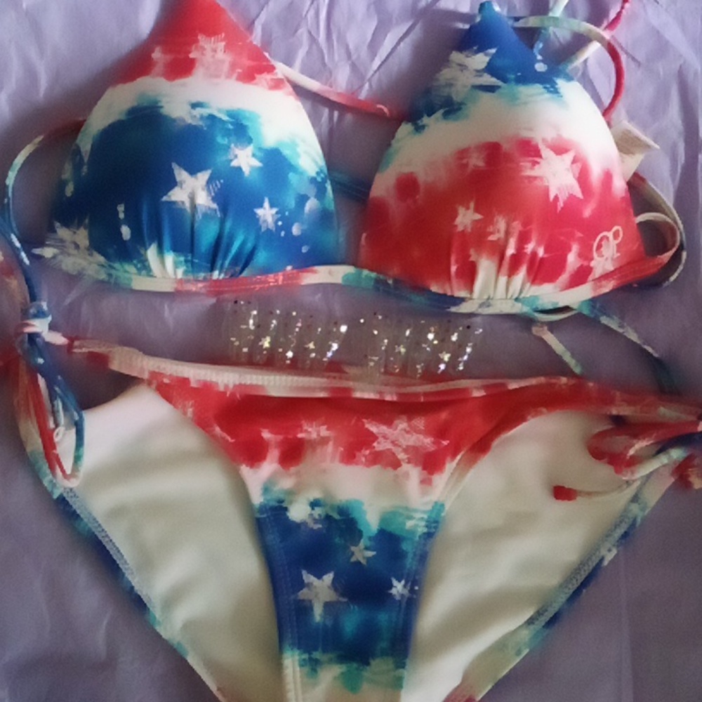 U.S.A proud matching nails and bikini size medium